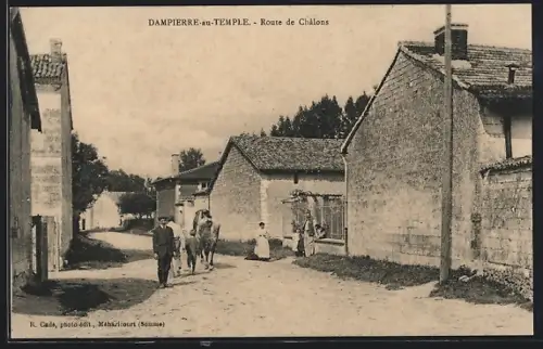 AK Dampierre-au-Temple, Route de Châlons avec passants et chevaux