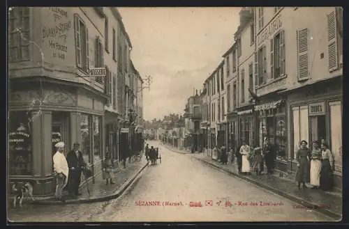 AK Sézanne /Marne, Rue des Lombards animée avec commerces et passants