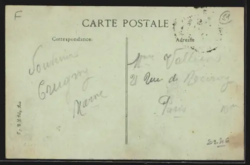 AK Crugny, Le Pont avec vue sur l`église et les villageois