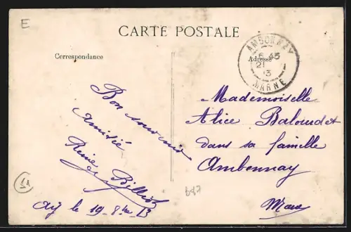 AK Ay, Rue Paul Bert avec passants et bâtiments historiques