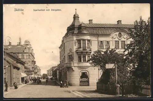 AK Sköfde, Sparbanken och Storgatan