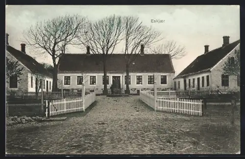 AK Eskjaer, Blick auf eine Gruppe Häuser
