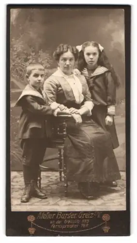 Fotografie Atelier Burger, Greiz, An der Grässlitz No. 5, Familienporträt mit Mutter und Kindern