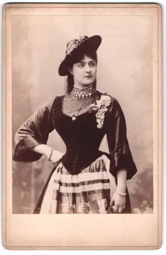 Fotografie S. B. Farren and Son, New York, Schauspielerin Miss Martens