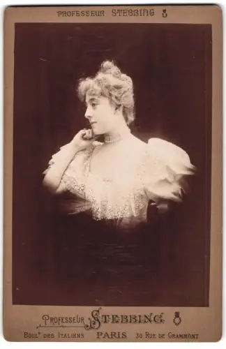 Fotografie Prof. Stebbing, Paris, hübsche junge Frau Carlise