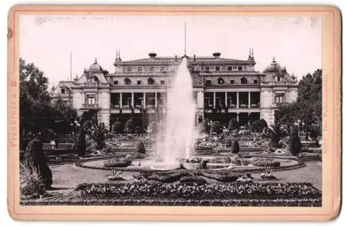 Fotografie Römmler & Jonas, Dresden, Ansicht Frankfurt / Main, Blick zum Palmengarten mit Springbrunnen