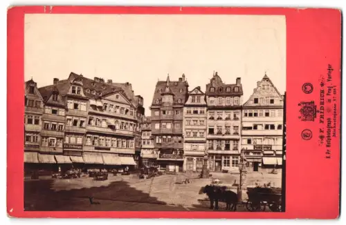 Fotografie F. Fridrich, Prag, Ansicht Frankfurt / Main, Blick auf den Römerberg mit Geschäften