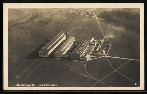 AK Friedrichshafen, Luftschiffwerft vom Flugzeug aus