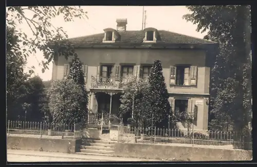 Foto-AK Eptingen, Villa Arzt Baumeier, Ansicht von der Strasse