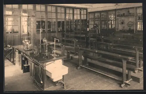 AK Bruges, Institut St. Francois-Xavier, Classe de Physique