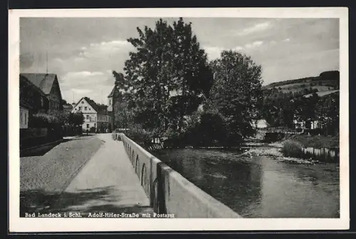 AK Bad Landeck, Strasse mit Postamt, Flusspartie