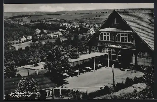 AK Bad Reinerz, Bergbaude Kleiner und Ortsansicht im Hintergrund