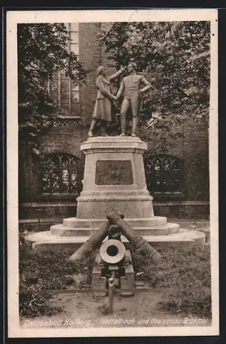 AK Kolberg, Nettelbeck- und Gneisenau-Denkmal