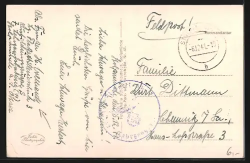 AK Stolpmünde, Hafeneinfahrt mit Leuchtfeuer und heimkehrenden Fischkutter STO-30