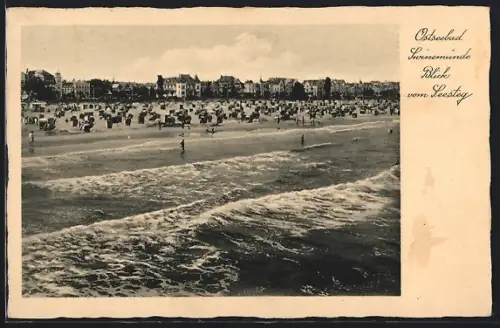 AK Swinemünde, Blick vom Seesteg auf den Strand