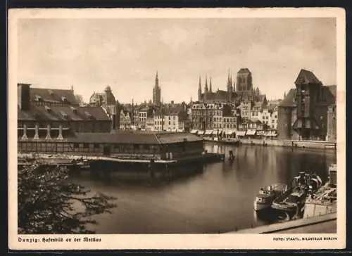 AK Danzig / Gdansk, Hafenbild an der Mottlau, Dampfer