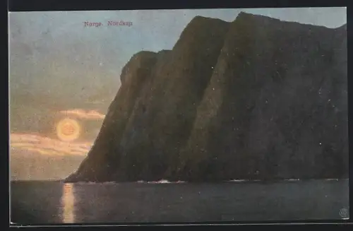 AK Nordkap, Blick auf das Nordkap mit Mitternachtssonne
