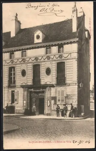 AK St-Jean-de-Losne, L`Hôtel de Ville avec des passants devant l`entrée