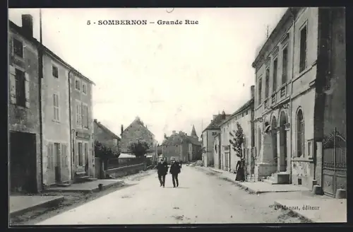 AK Sombernon, Grande Rue animée avec passants