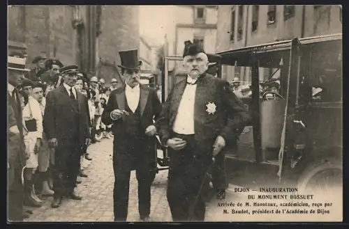 AK Dijon, Inauguration du monument Bossuet, arrivée de M. Hanotaux et M. Baudot