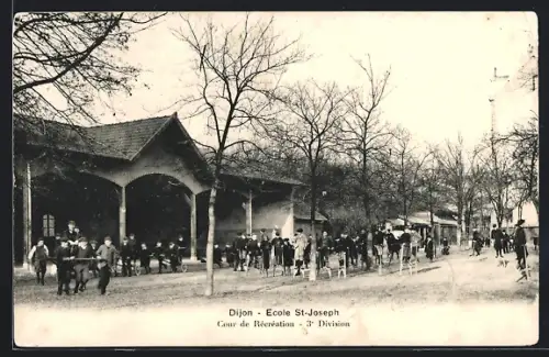 AK Dijon, École St-Joseph, Cour de Récréation, 3e Division