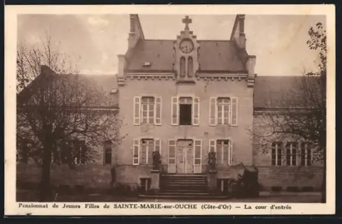 AK Sainte-Marie-sur-Ouche, Pensionnat de Jeunes Filles, La cour d`entrée