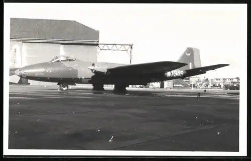 Fotografie Flugzeug Zweistrahliger Kampfjet in Tarnfarbe - Camouflage WT345