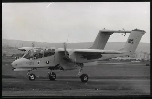 Fotografie Flugzeug Rockwell OV-10 Bronco USAF 14639, Zielschleppflugzeug