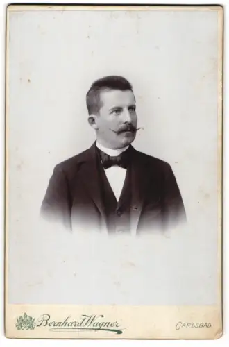 Fotografie Bernhard Wagner, Carlsbad, Portrait Dr. Wilhelm Hosaeus, Direktor der Eisenhüttenwerke in Rothau (Elsass)