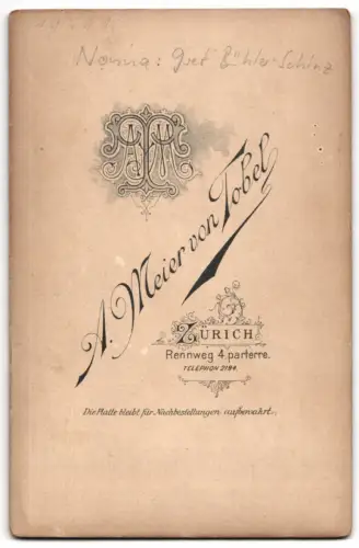 Fotografie A. Meier von Tobel, Zürich, niedliches Mädchen Gret Bühler-Schinz im Kleidchen vor einem Spiegel, Spiegelung