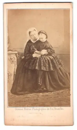 Fotografie Ghemar Freres, Bruxelles, Queen Victoria von Grossbritannien & Tochter Prinzessin Beatrice von Grossbritannien