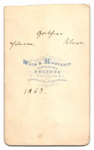 Fotografie Weck & Krötzsch, Dresden, drei niedliche junge Mädchen Klara, Gretschen und Helene in karierten Kleidern 1893