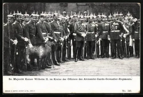 AK Kaiser Wilhelm II. im Kreise der Offiziere des Alexander-Garde-Grenadier-Regiments