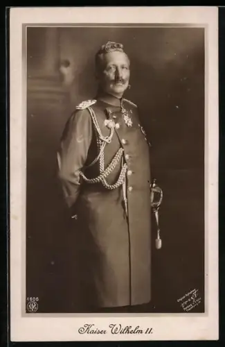 AK Kaiser Wilhelm II. im Uniformmantel mit Orden