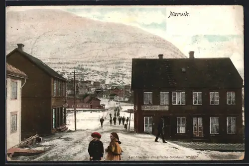 AK Narvik, Strassenpartie mit Geschäft O. Chr. Krog