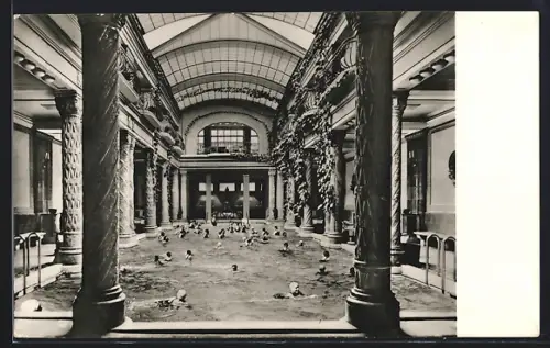 AK Budapest, Hotel St. Gellert, Gedeckte Schwimmhalle mit perlendem Wasser