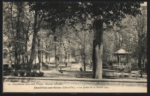 AK Chatillon-sur-Seine, Le Jardin de la Mairie