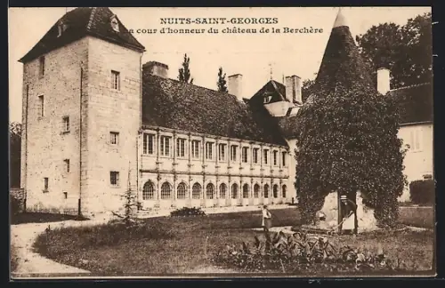 AK Nuits-Saint-Georges, La cour d`honneur du château de la Berchère