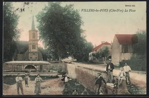 AK Villers-les-Pots, La Place