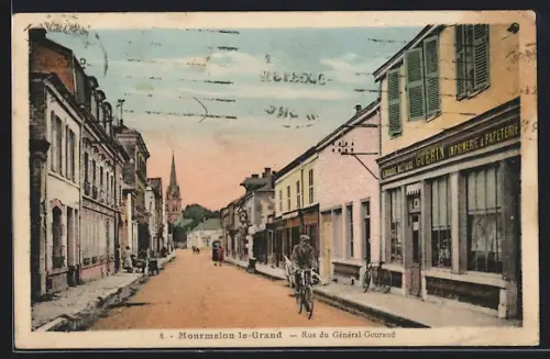 AK Mourmelon-le-Grand, Rue du Géneral Gouraud, Strassenpartie