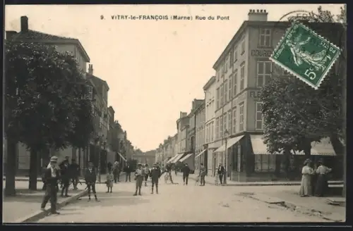 AK Vitry-le-Francois, Rue du Pont