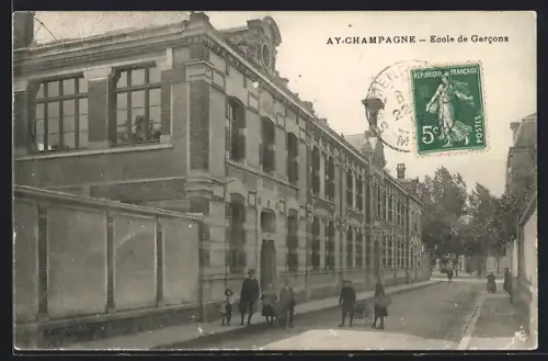 AK Ay-Champagne, Ecole de Garcons