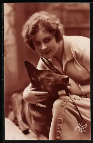 Foto-AK Bleuet Paris Nr. 452: Junge Dame mit Hund