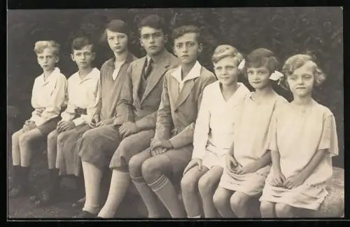 AK Kronprinz Otto von Österreich im Kreise seiner Geschwister
