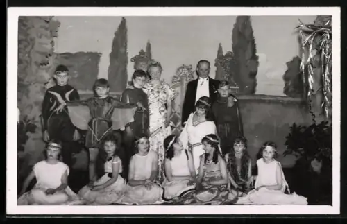 AK Fürst Albert von Thurn & Taxis im Kreise seiner Familie