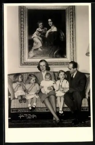 Foto-AK Kronprinz Otto von Österreich mit seiner Frau und Kindern
