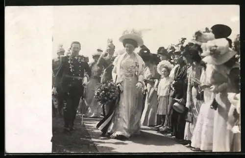 AK Erzherzogin Maria Josefa mit Blumenstrauss