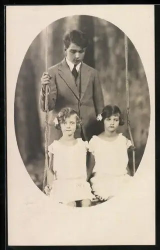 AK Kronprinz Otto von Österreich mit seinen Schwestern