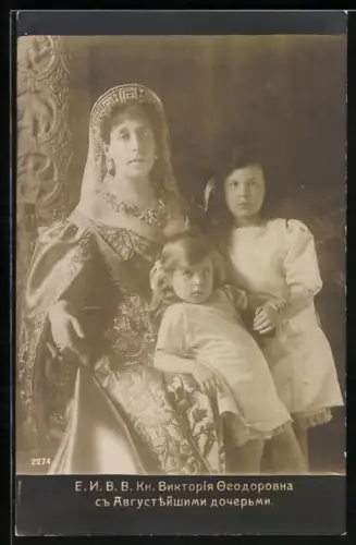 AK Victoria von Russland mit ihren Kindern