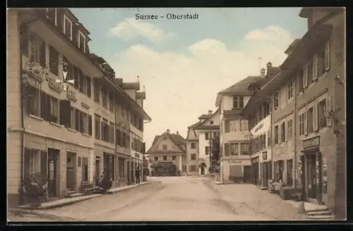 AK Sursee, Oberstadt, Strassenpartie mit Gasthof zum Kreuz